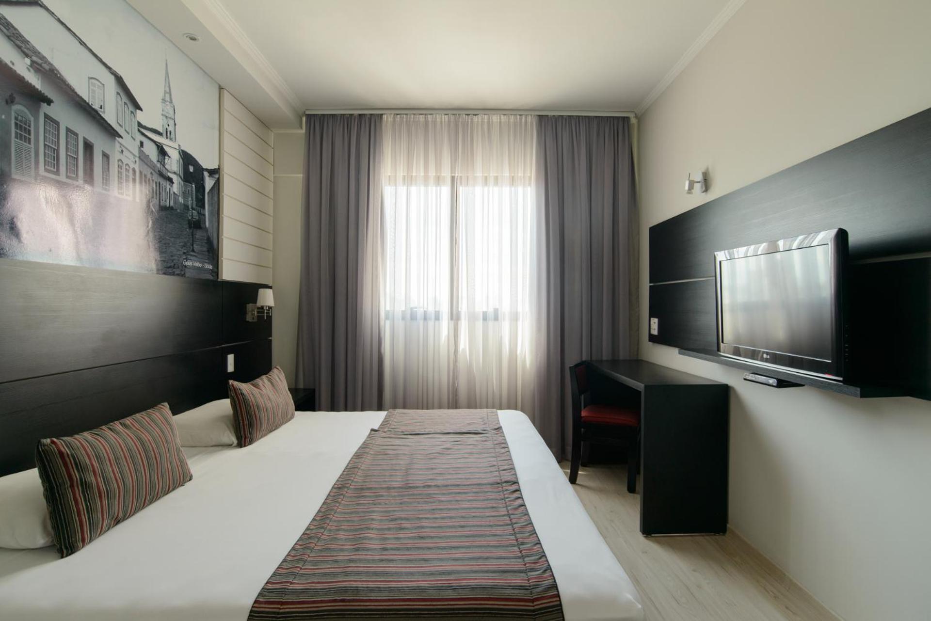 Faro Hotel Taubaté Buitenkant foto